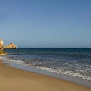 In Praia Da Rocha With A-c, Terrace In Apartamento