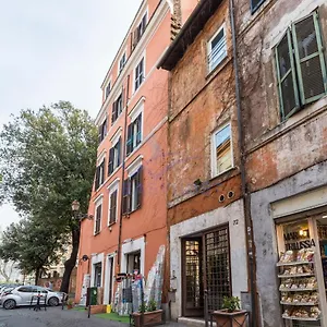 cozy-entire-apt-close-to-piazza-trilussa.it-romehotels.com/